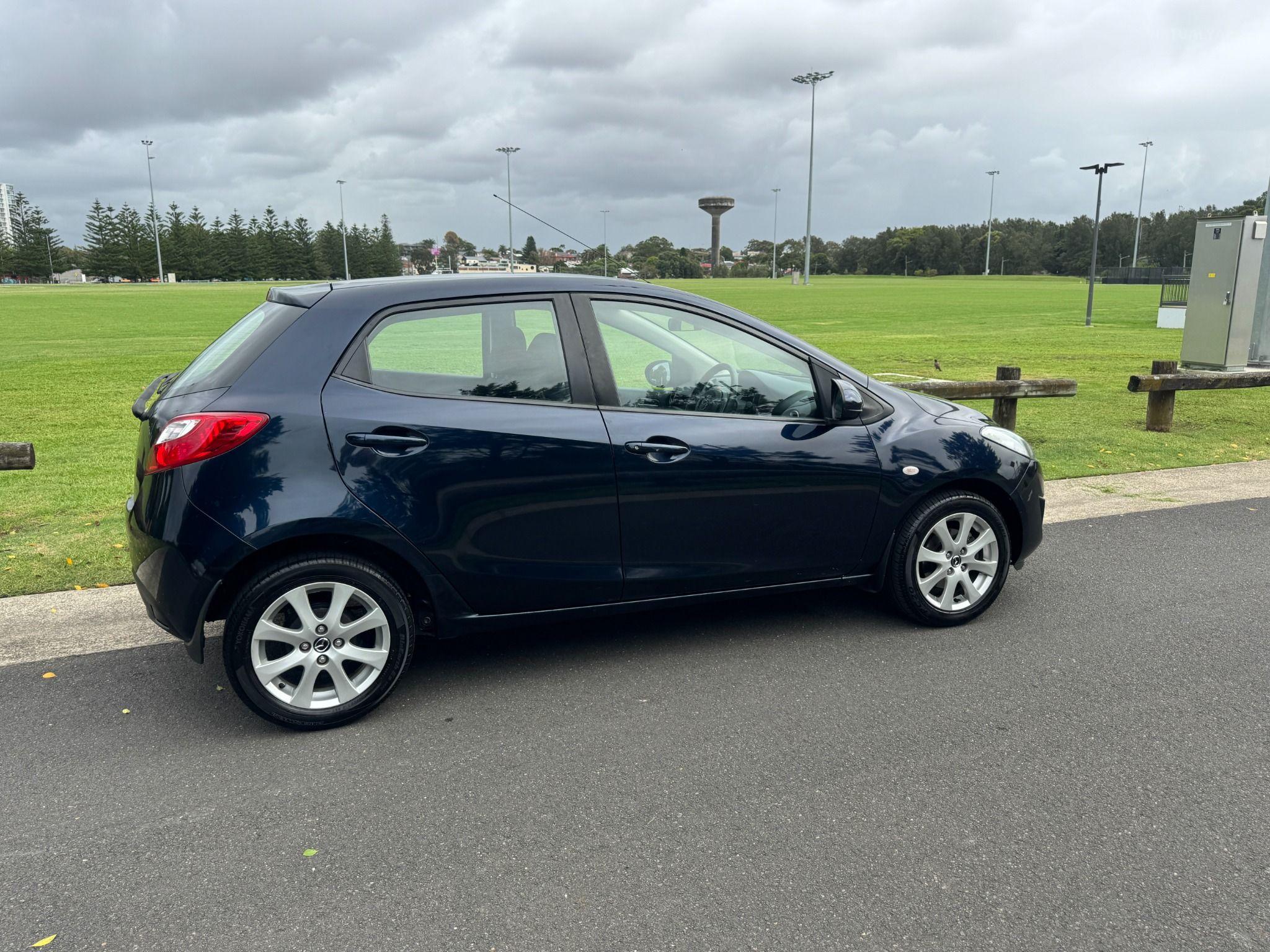 MAZDA 2