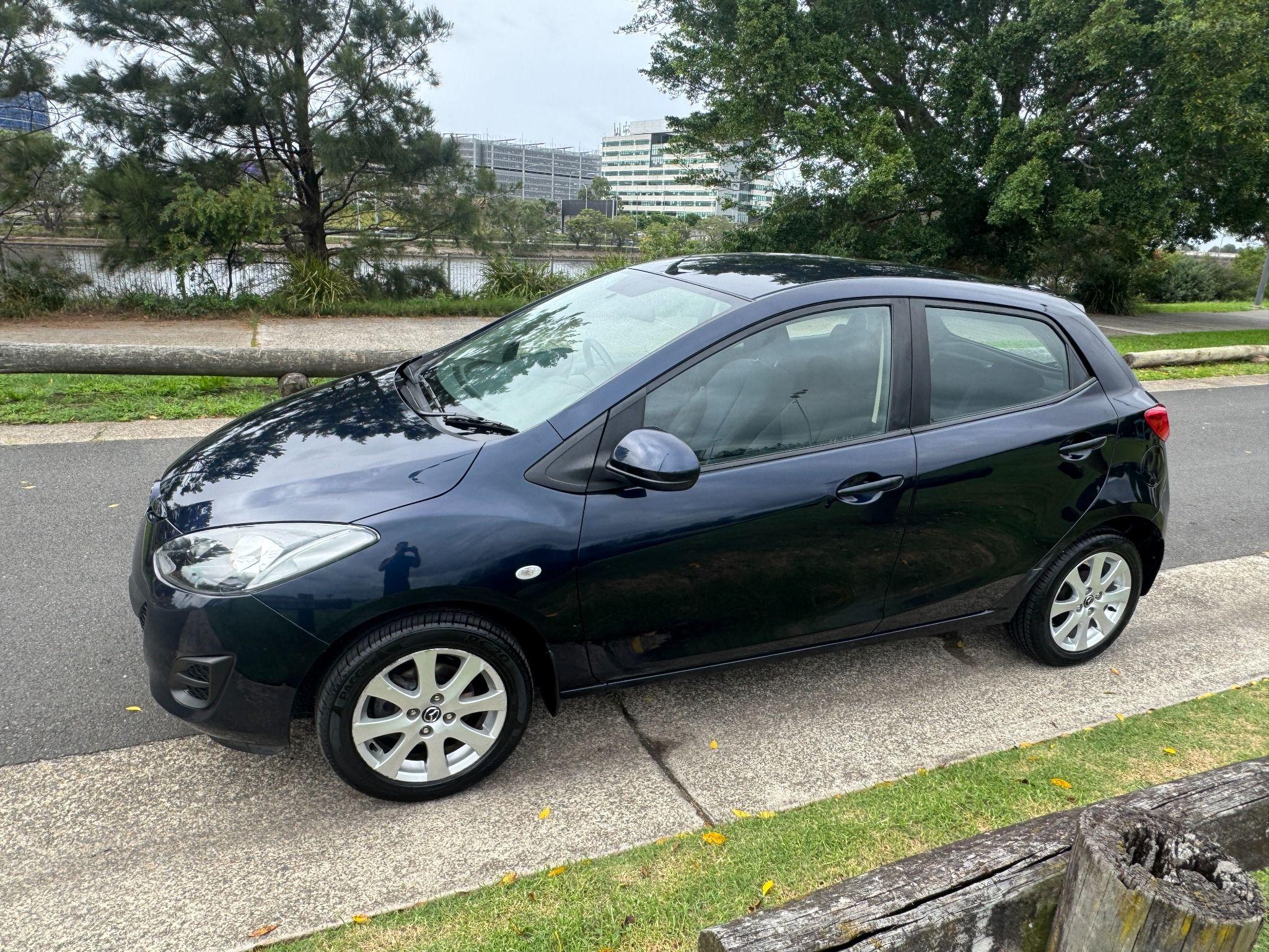 MAZDA 2