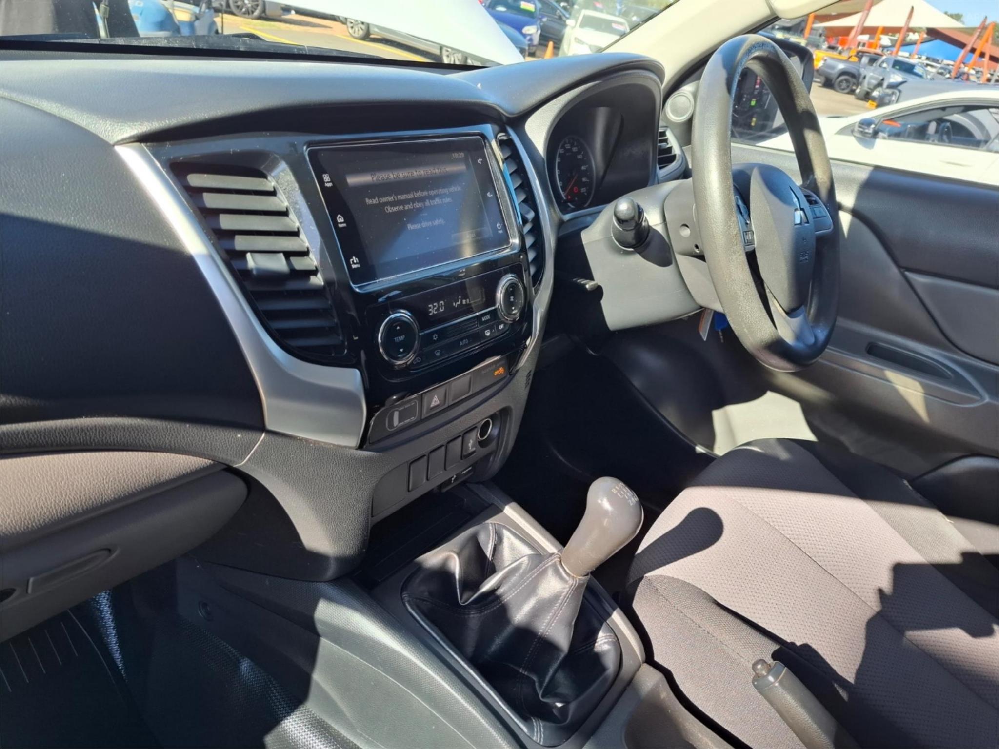 2018 MITSUBISHI TRITON MQ MY18 GLS UTILITY DOUBLE CAB 4DR MAN 6SP 4X4 950KG 2.4DT image 20