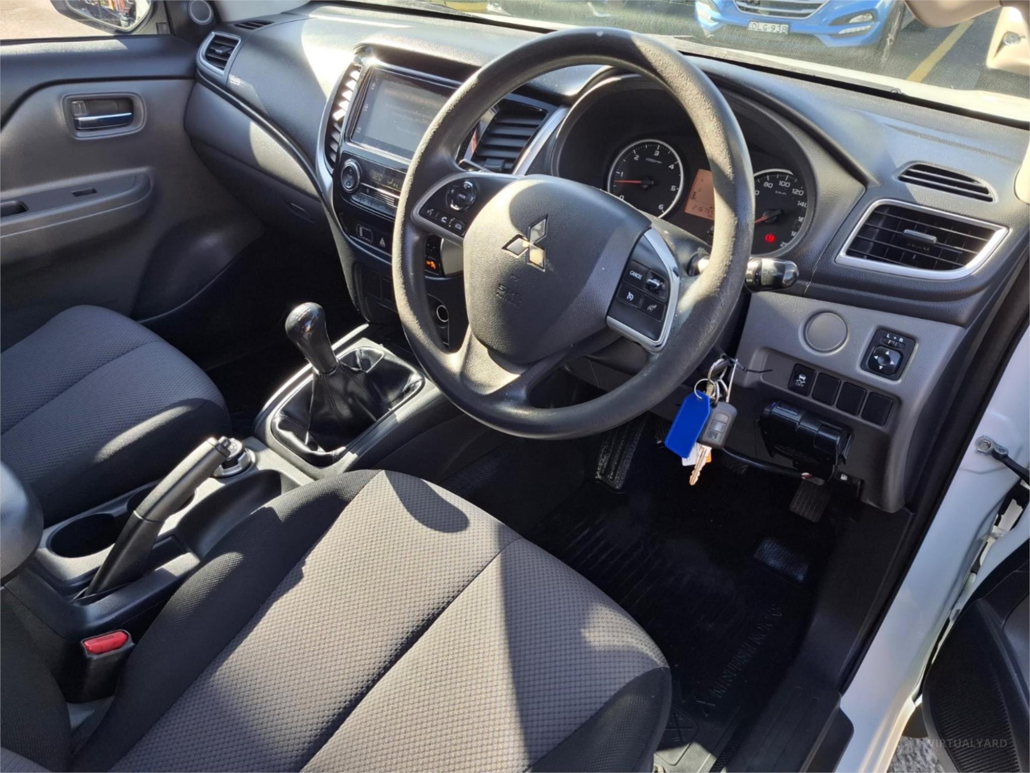 2018 MITSUBISHI TRITON MQ MY18 GLS UTILITY DOUBLE CAB 4DR MAN 6SP 4X4 950KG 2.4DT image 9
