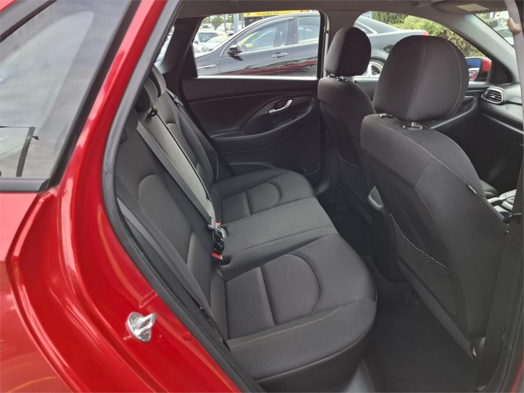 2017 HYUNDAI I30 GD4 SERIES II ACTIVE HATCHBACK 5DR SPTS AUTO 6SP 1.8I [MY17] image 11
