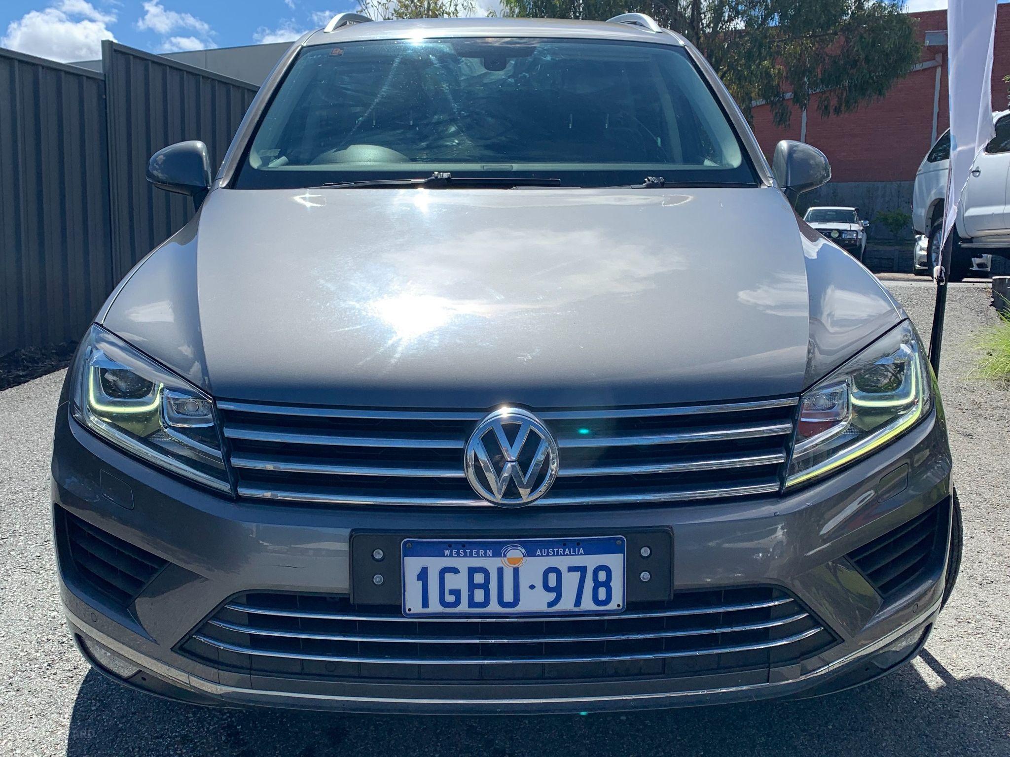VOLKSWAGEN TOUAREG