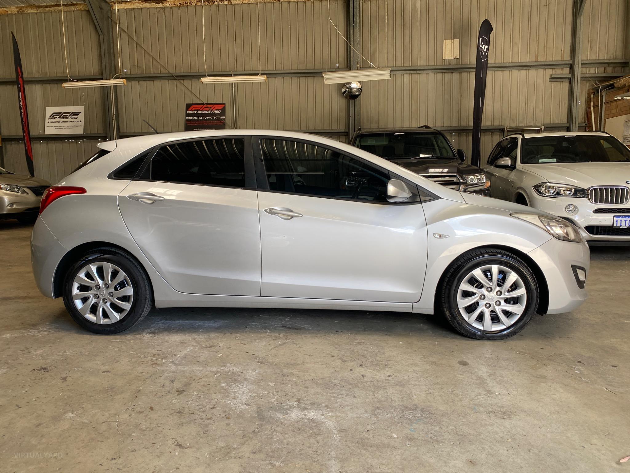 HYUNDAI i30