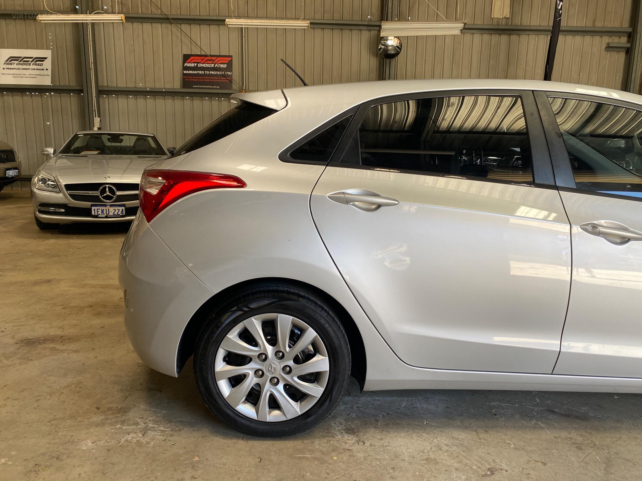 HYUNDAI i30