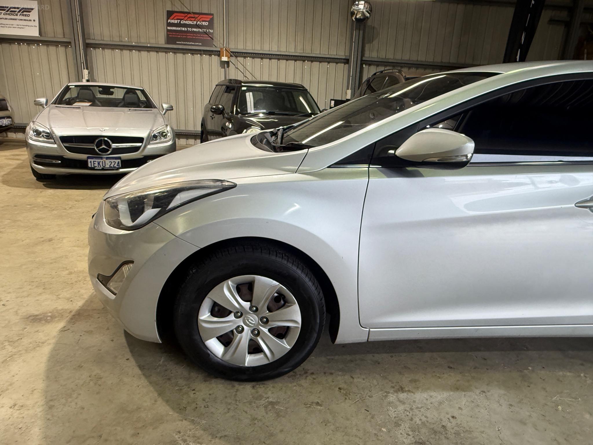 HYUNDAI ELANTRA