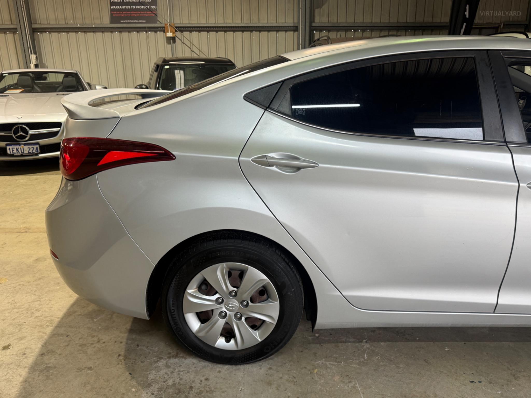 HYUNDAI ELANTRA