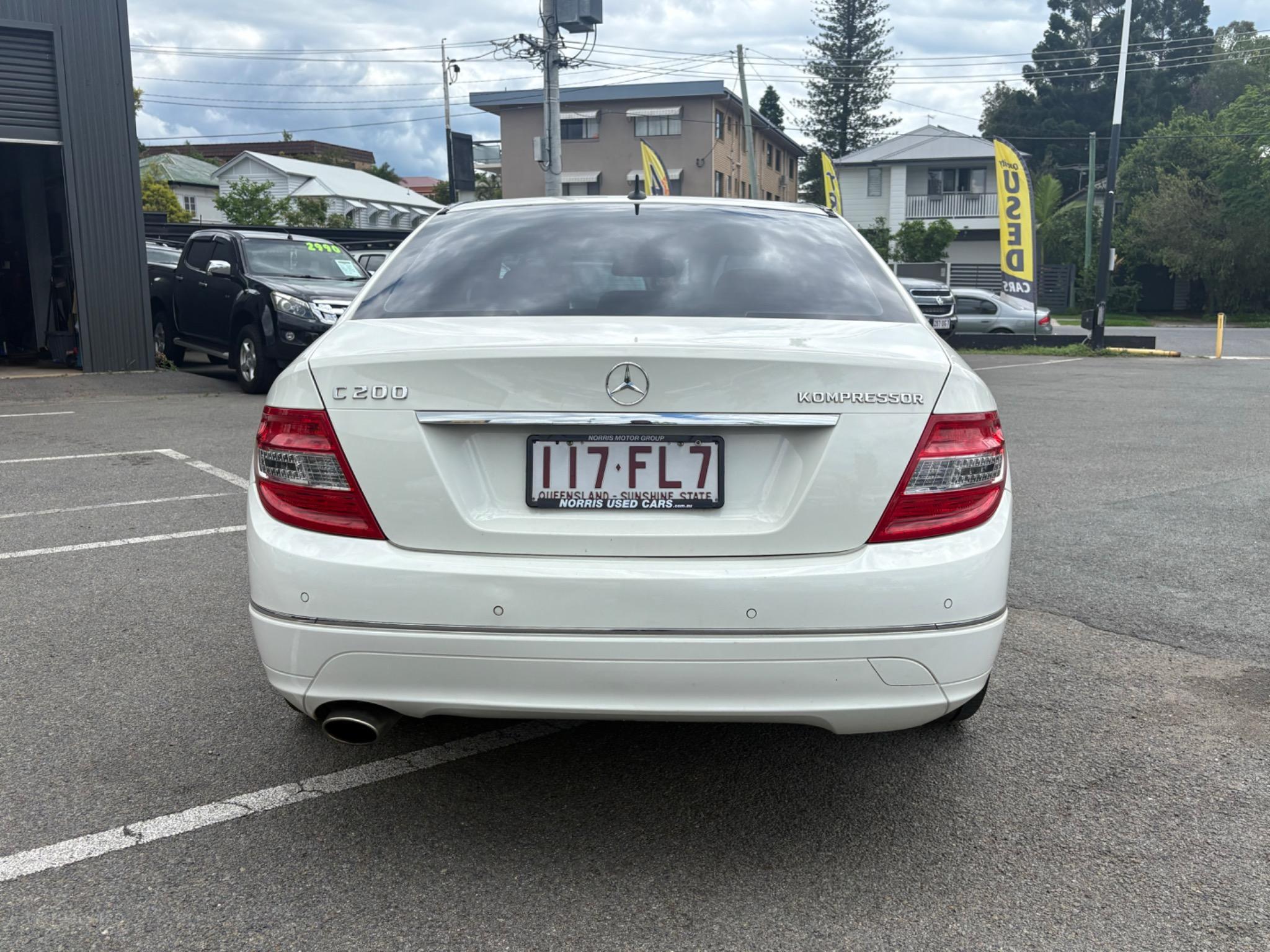 Mercedes- Benz C200