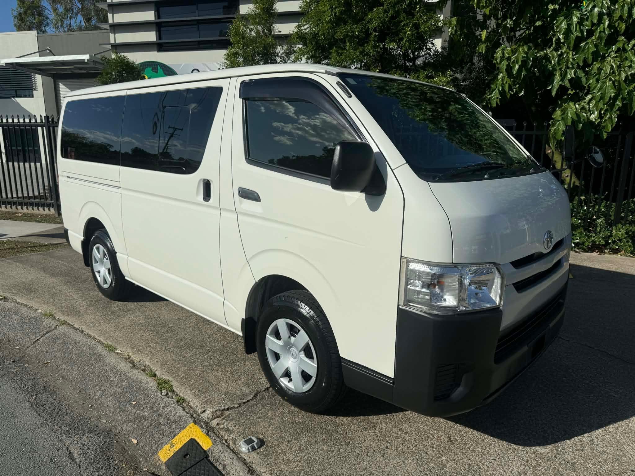 TOYOTA HIACE
