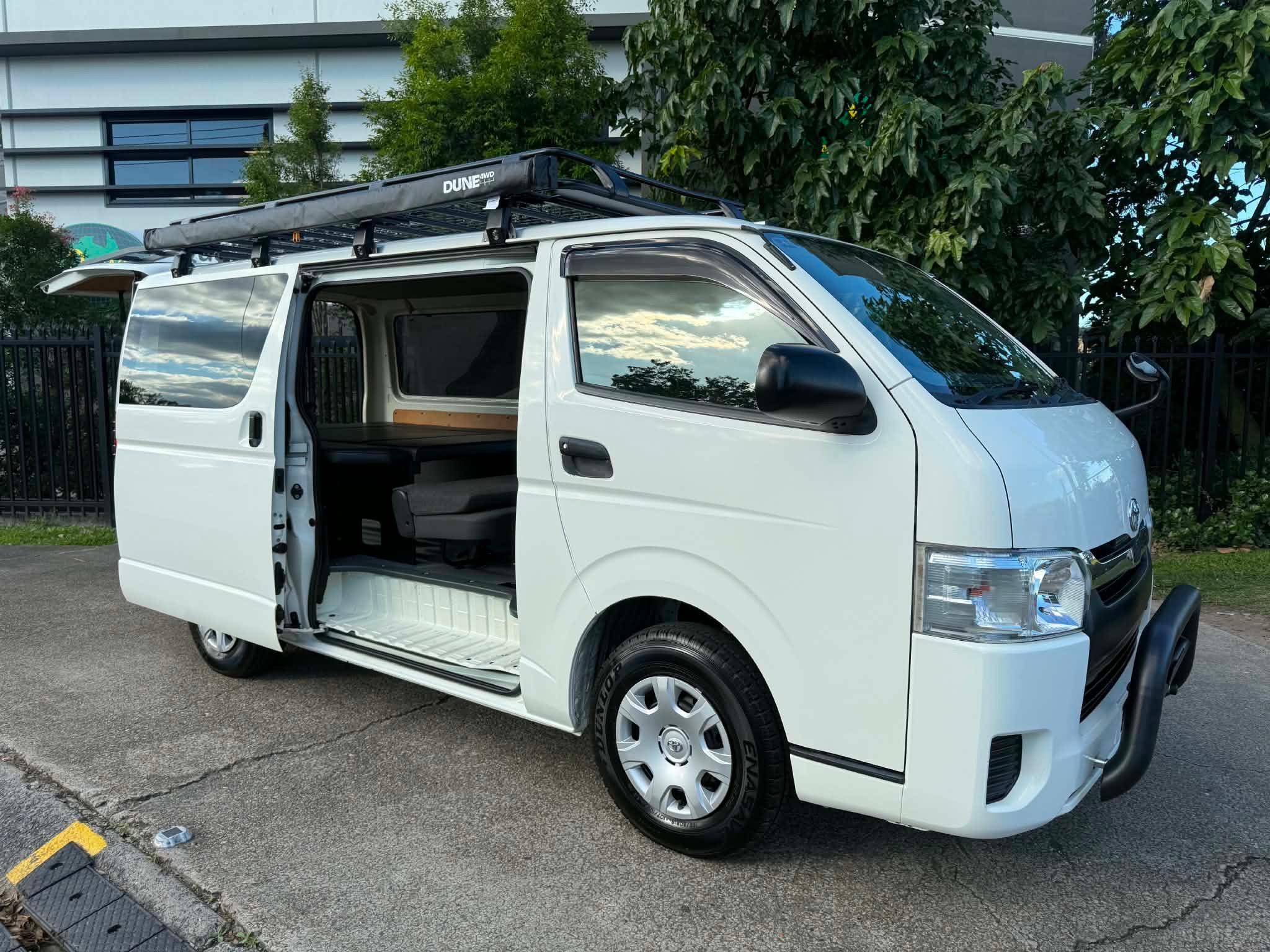 TOYOTA HIACE