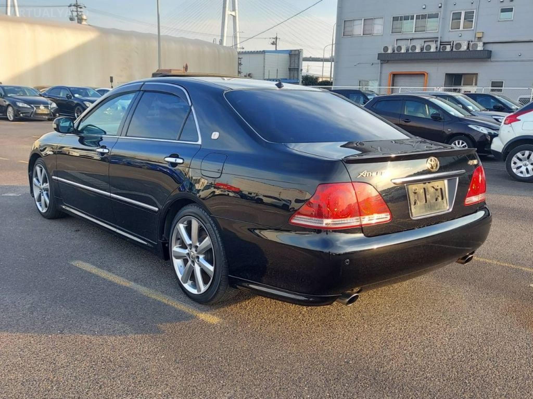 TOYOTA CROWN