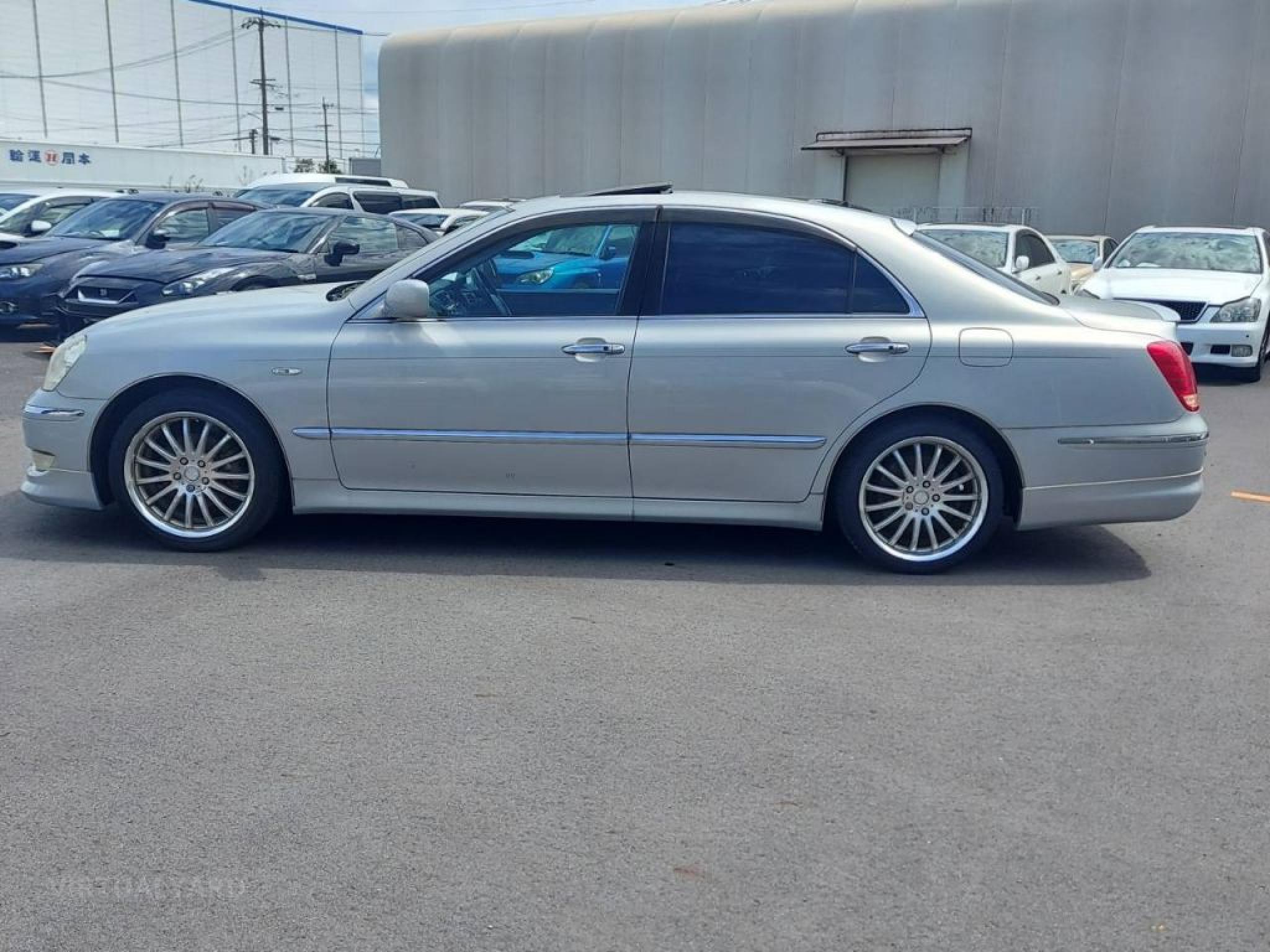 TOYOTA CROWN MAJESTA