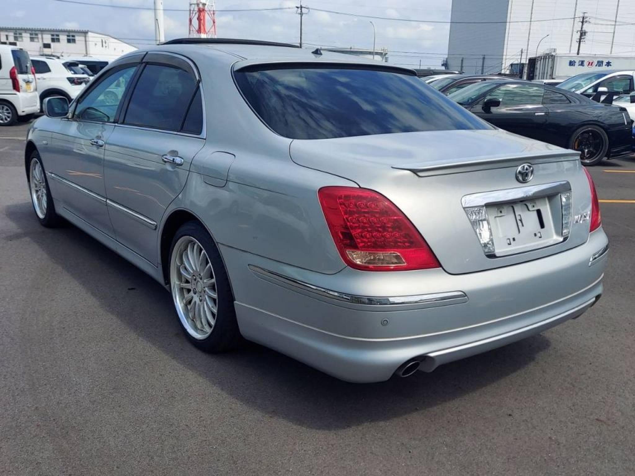 TOYOTA CROWN MAJESTA