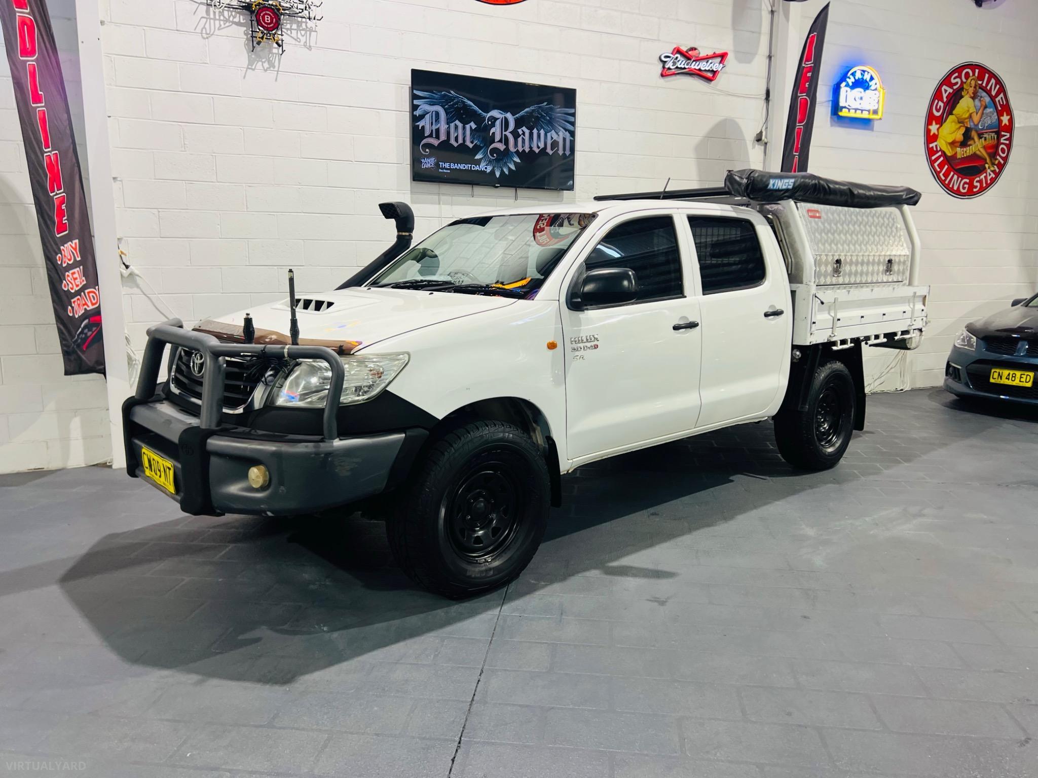 TOYOTA HILUX