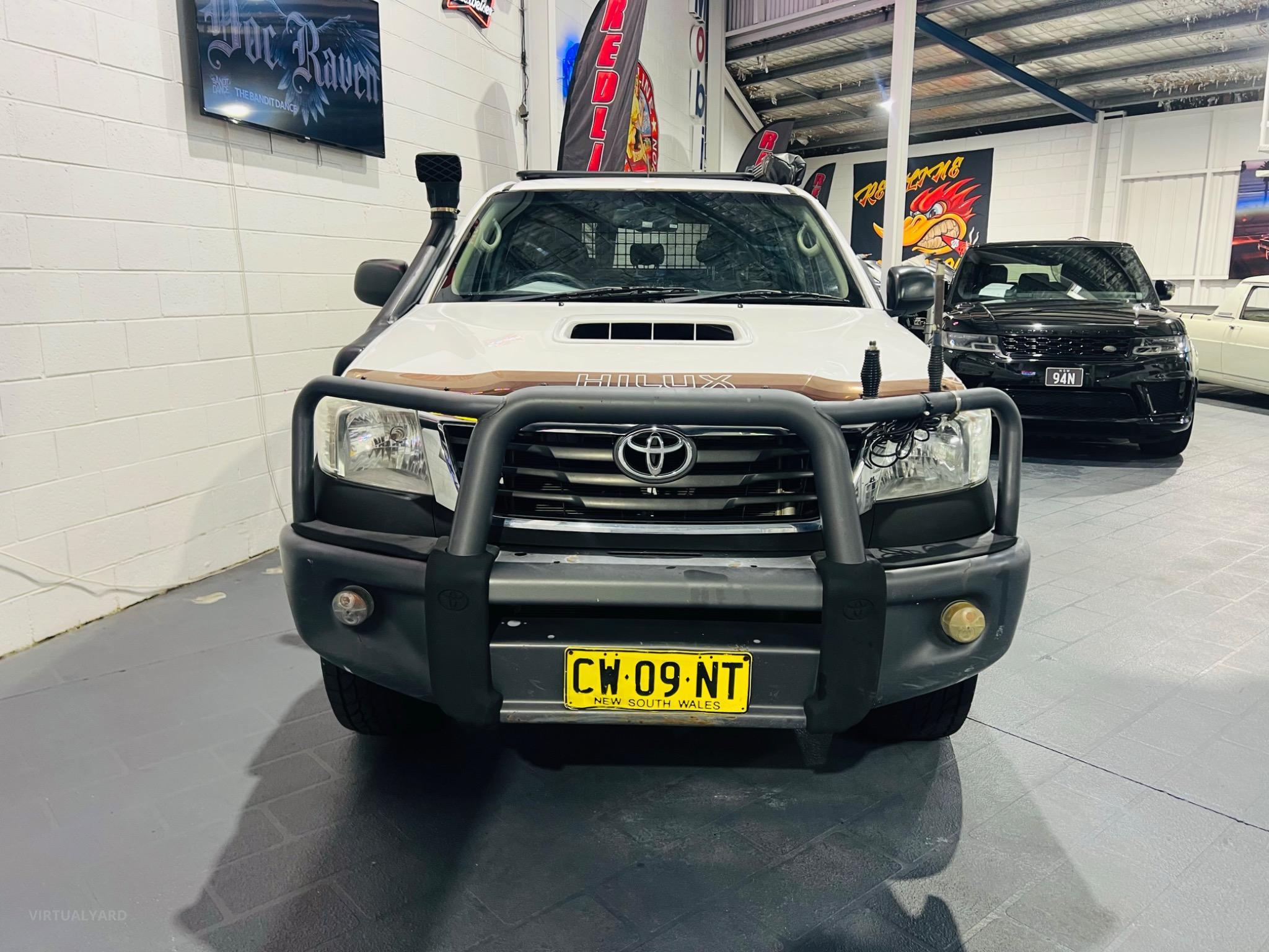 TOYOTA HILUX