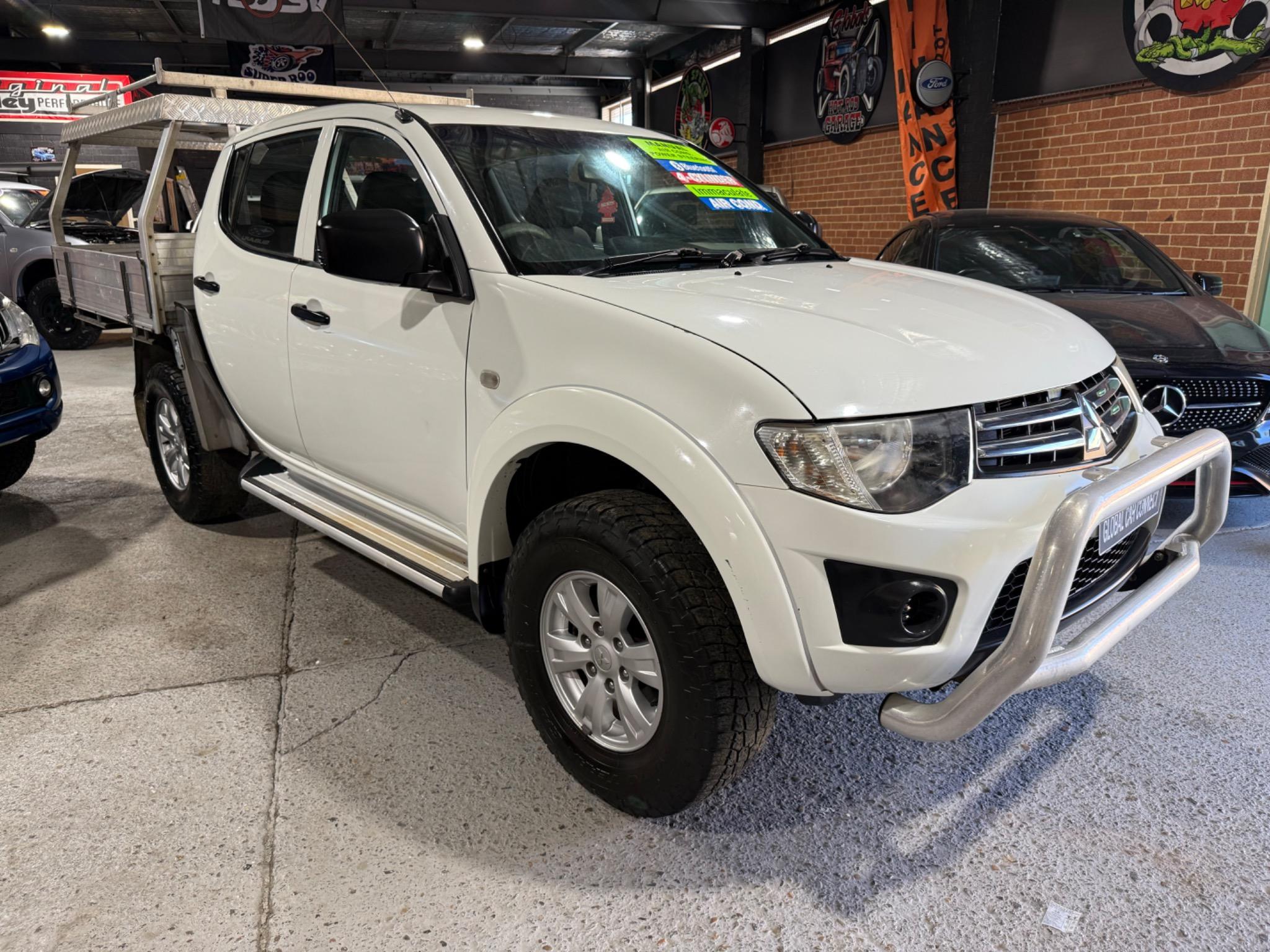 MITSUBISHI TRITON