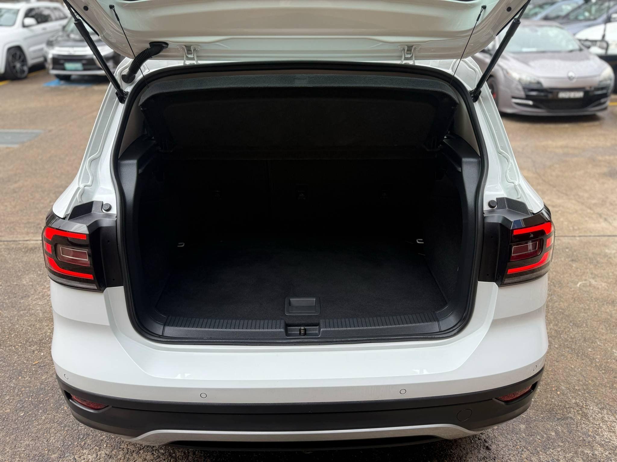 VOLKSWAGEN T-CROSS