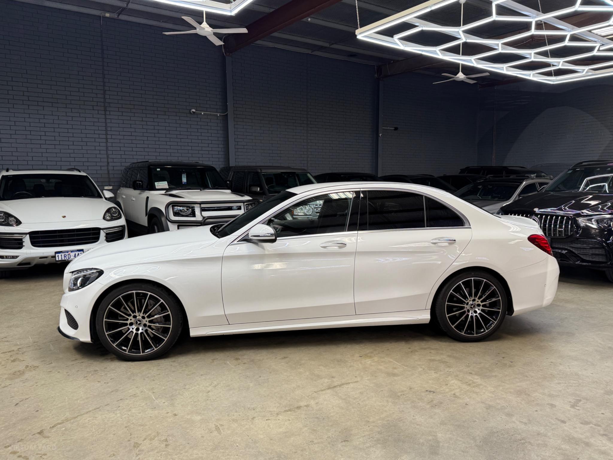 MERCEDES-BENZ C300