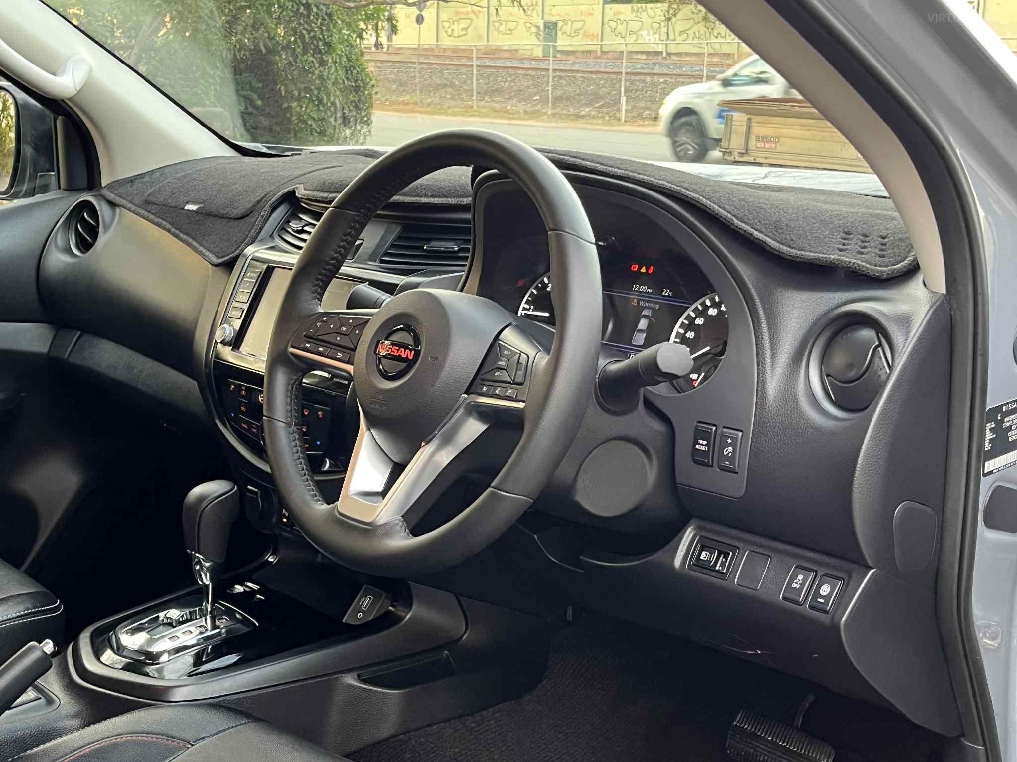 NISSAN NAVARA