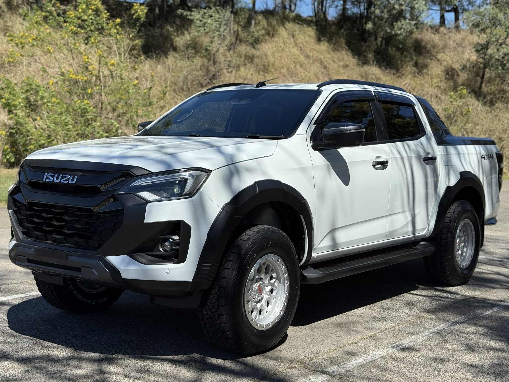 ISUZU D-MAX