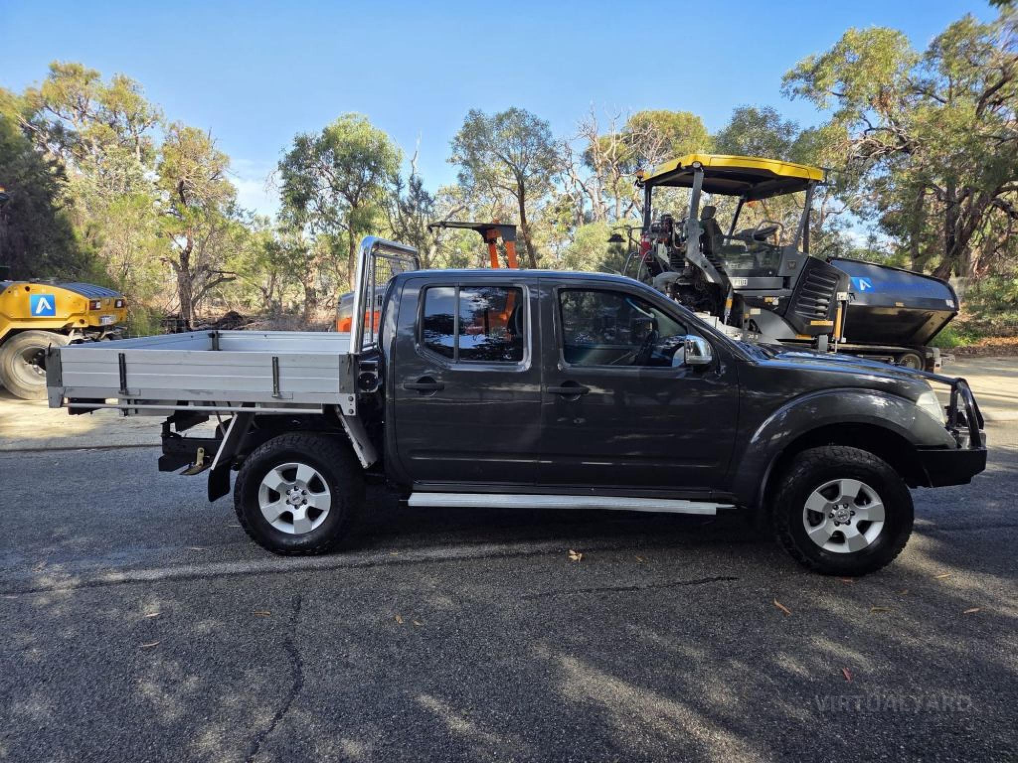 NISSAN NAVARA