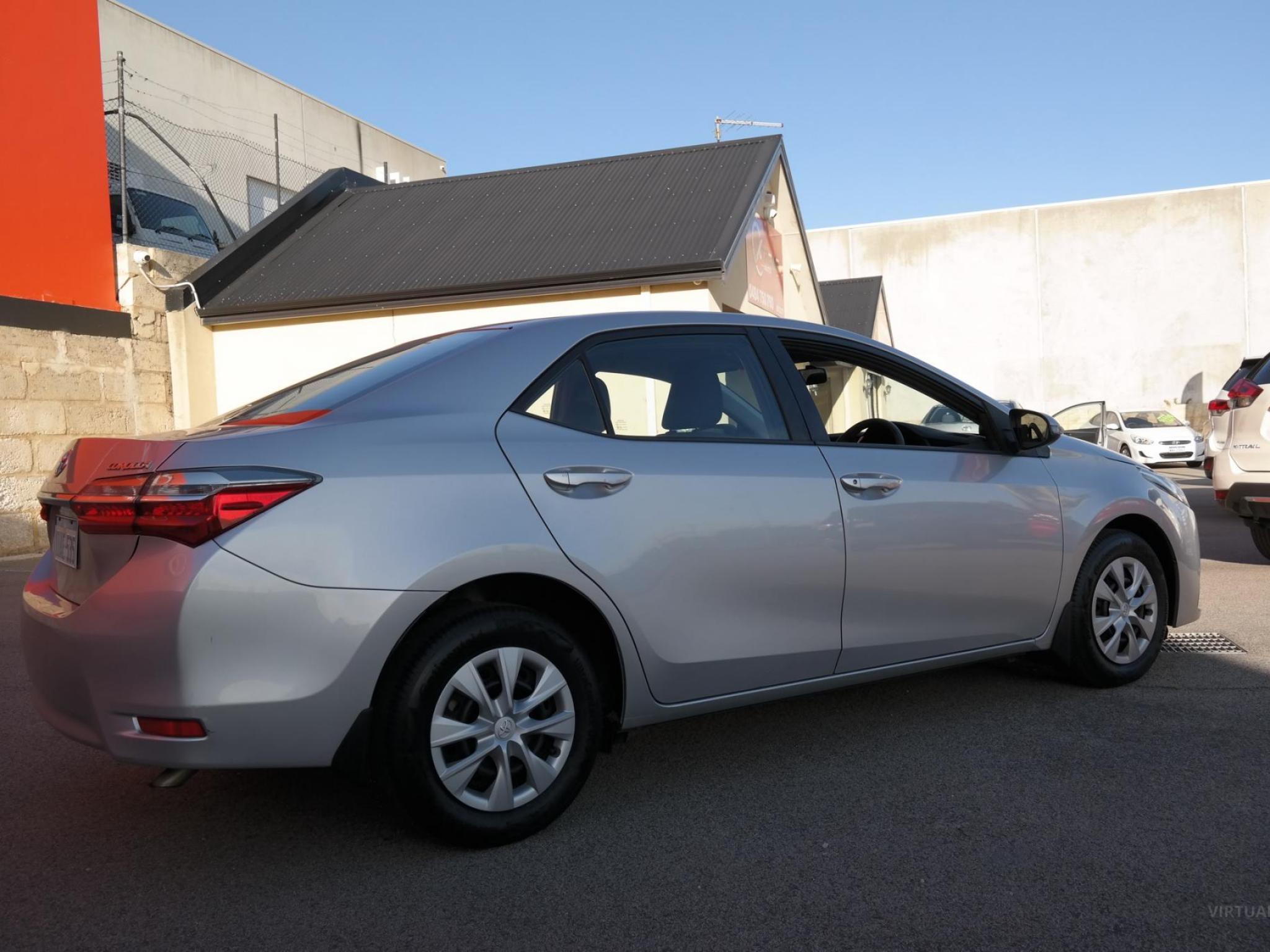 TOYOTA COROLLA