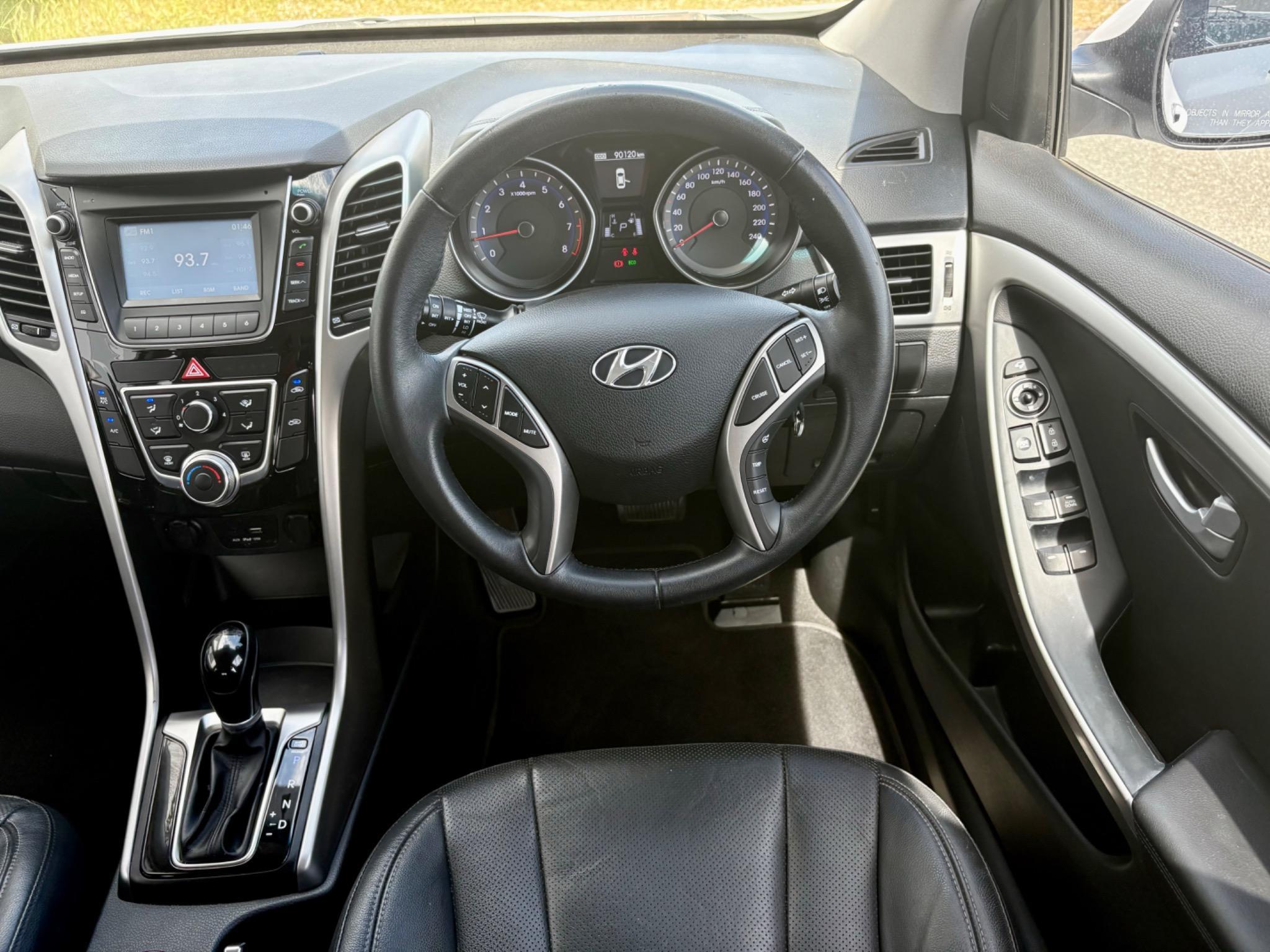 HYUNDAI i30
