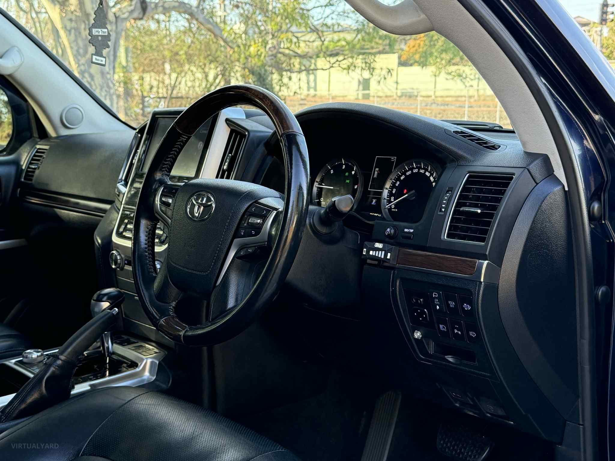 TOYOTA LANDCRUISER