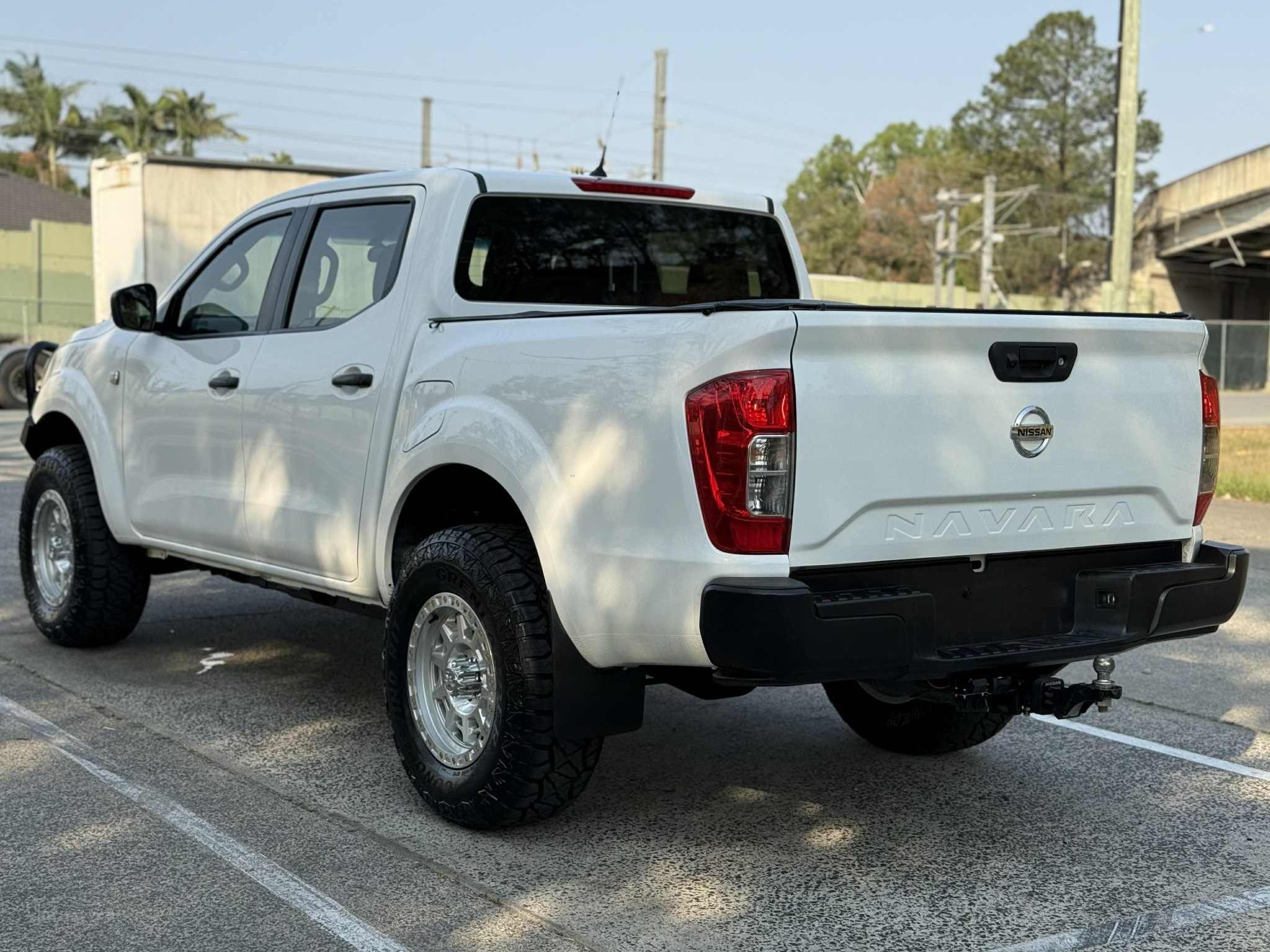 NISSAN  NAVARA