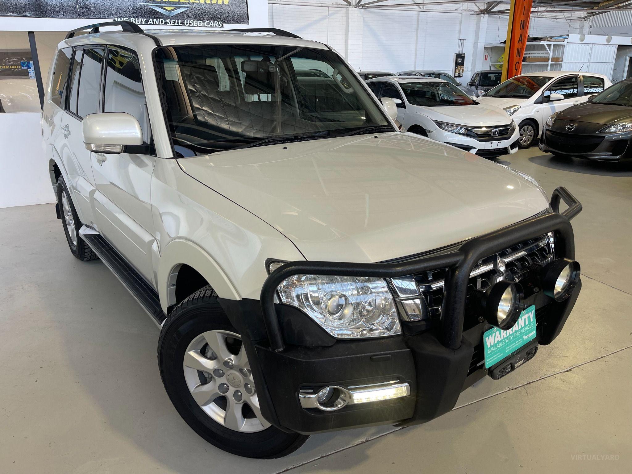MITSUBISHI PAJERO