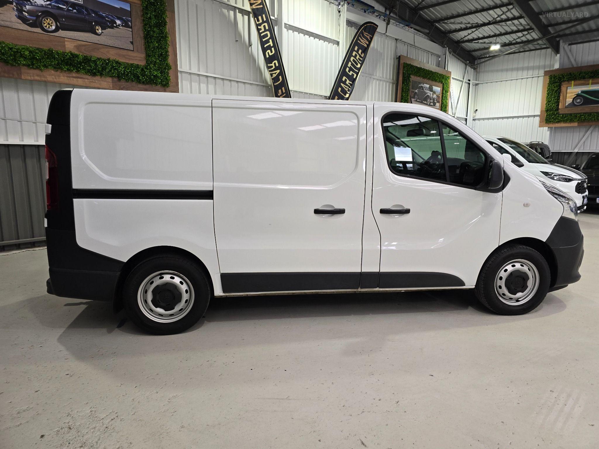 Mitsubishi Express