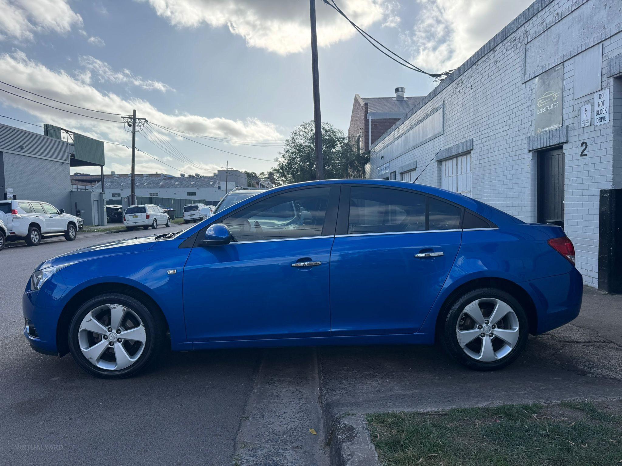 HOLDEN CRUZE