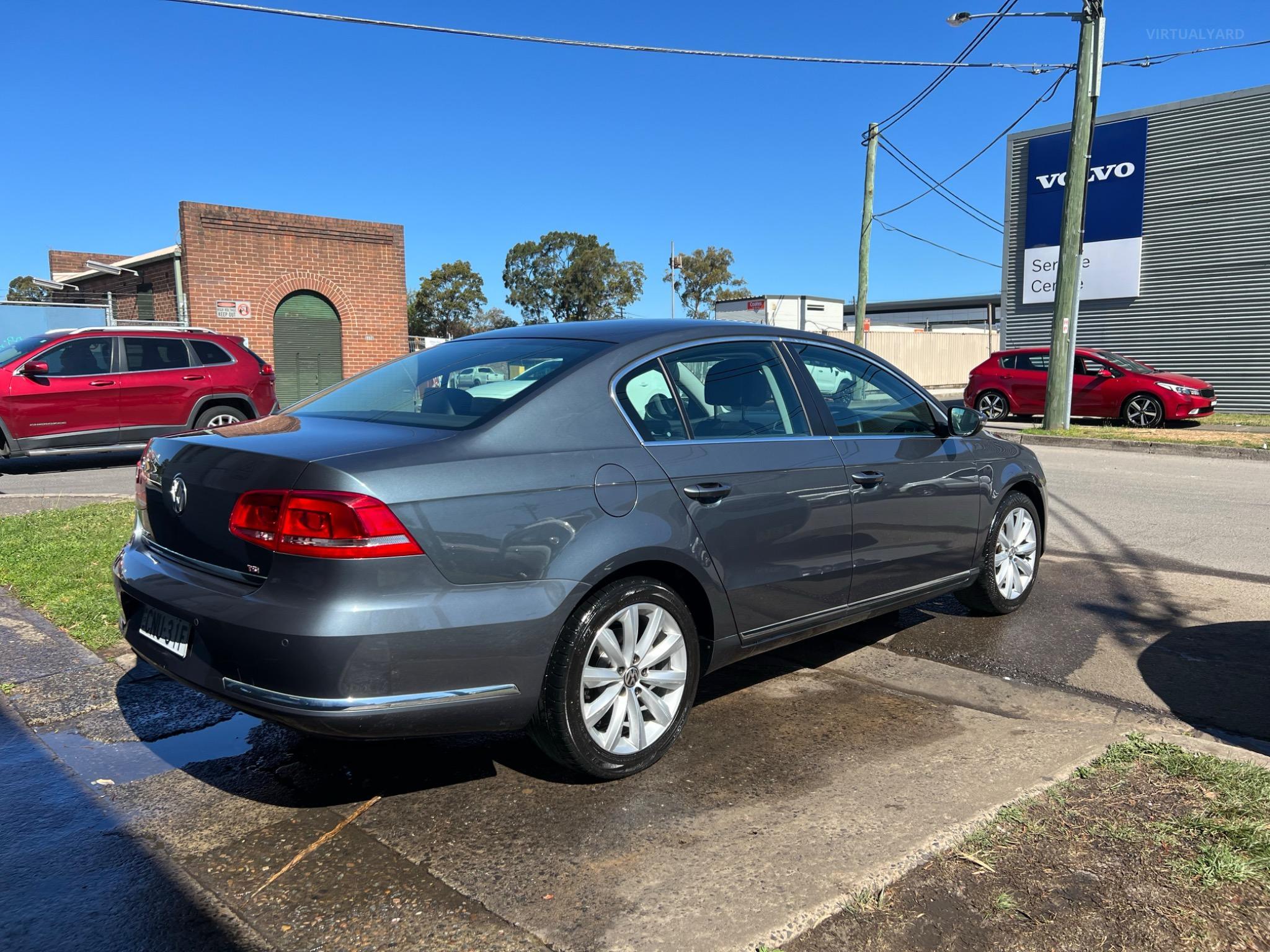 VOLKSWAGEN PASSAT