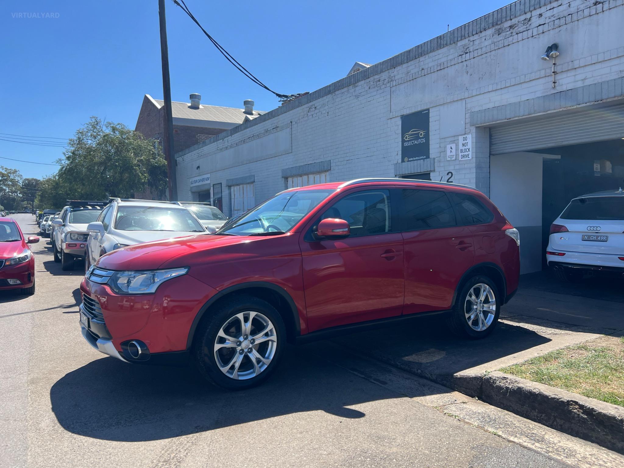 MITSUBISHI OUTLANDER