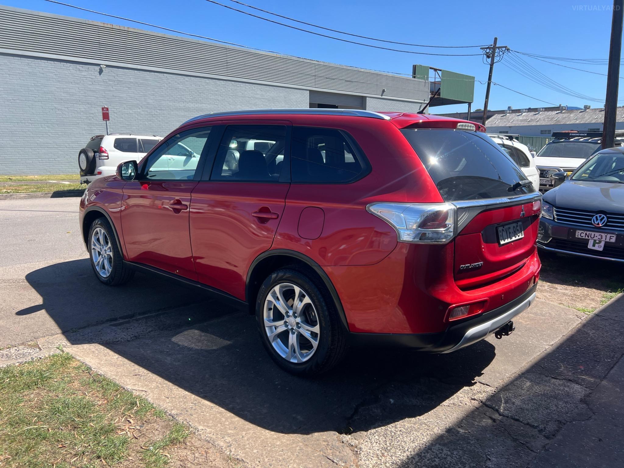 MITSUBISHI OUTLANDER