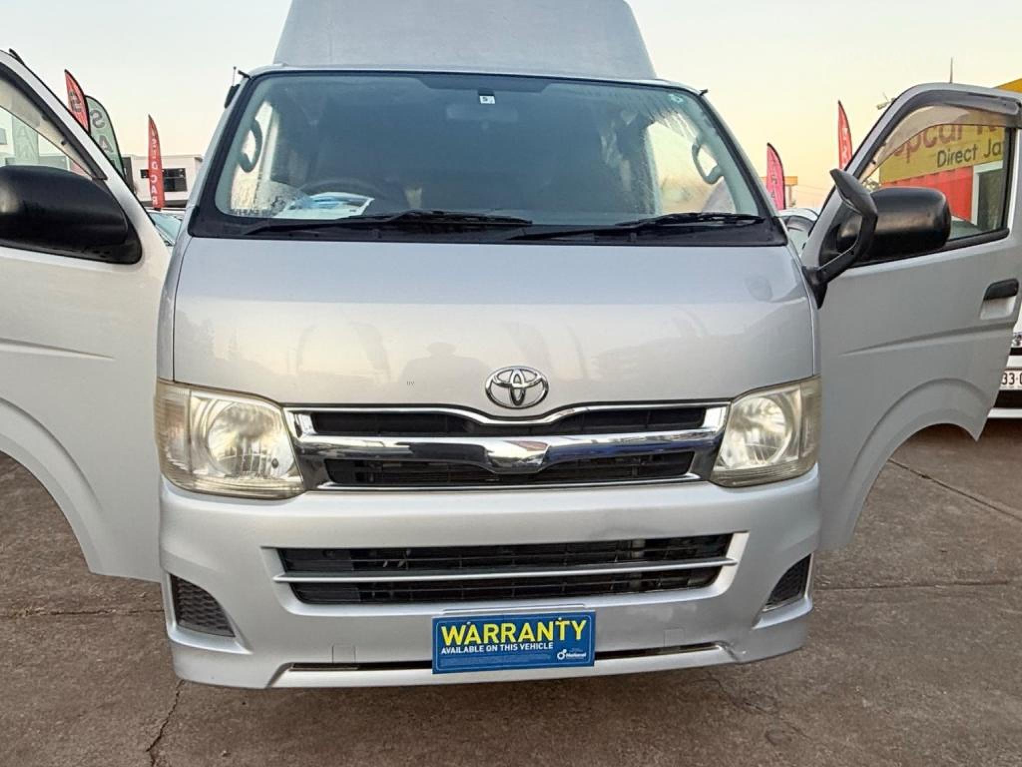 TOYOTA HIACE