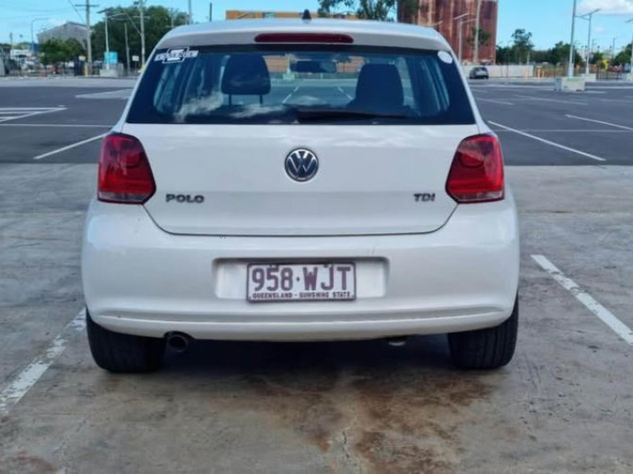 VOLKSWAGEN POLO