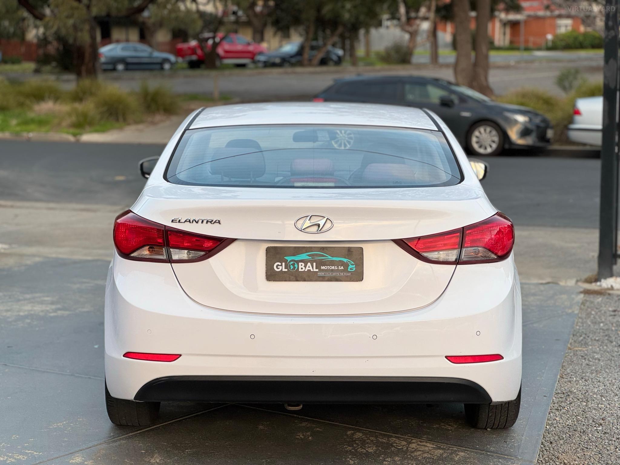 HYUNDAI ELANTRA