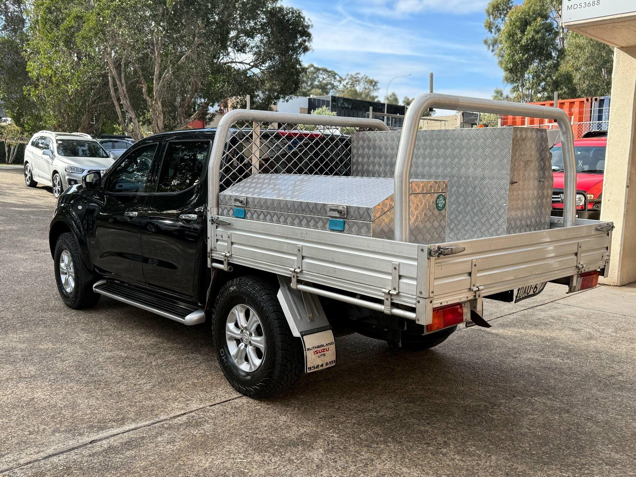 NISSAN NAVARA