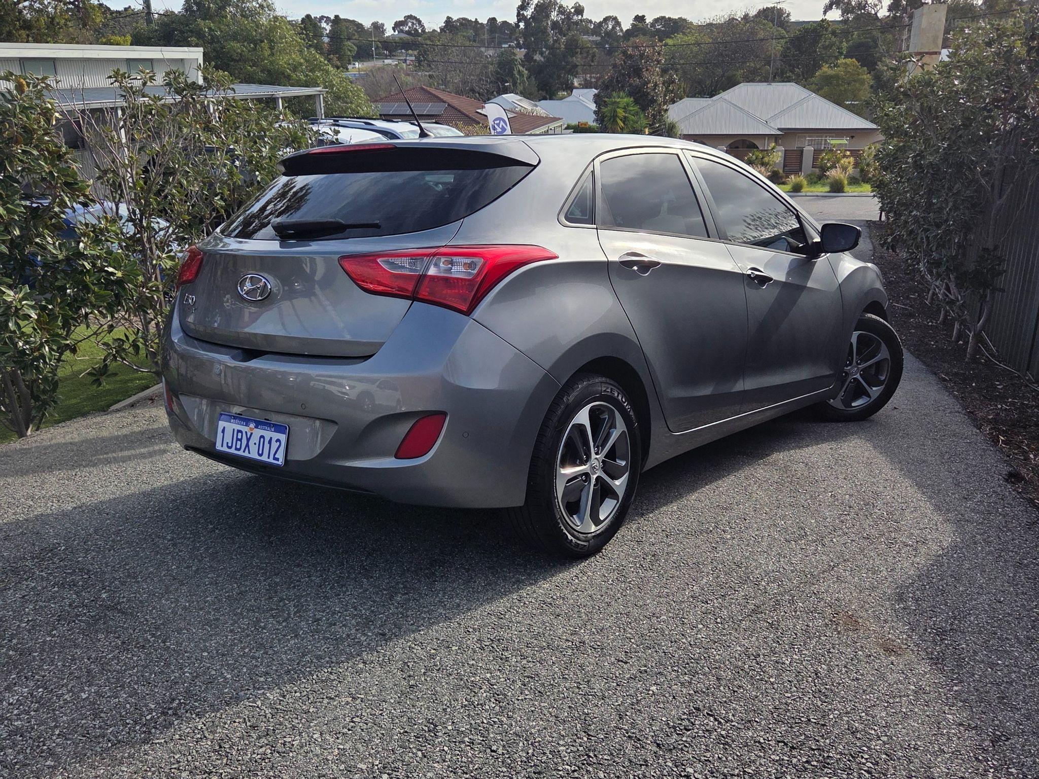 HYUNDAI i30