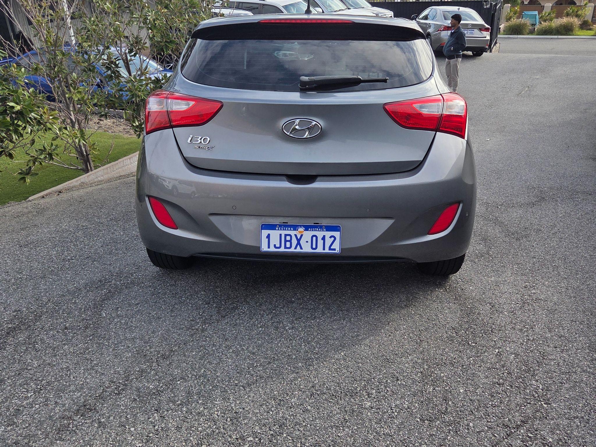 HYUNDAI i30