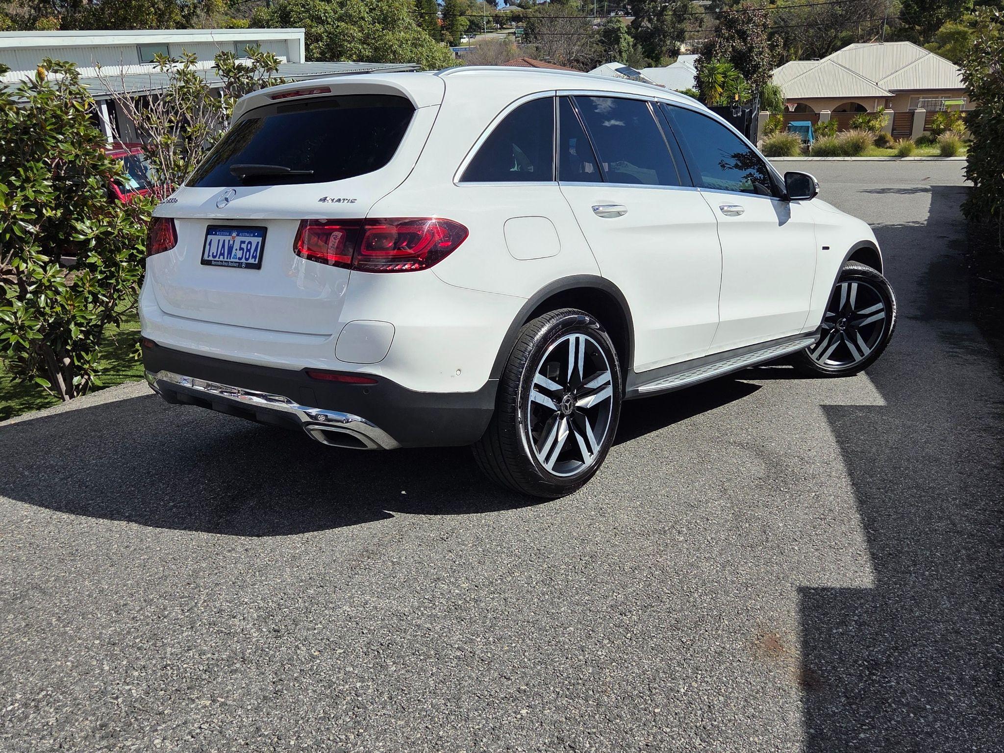 MERCEDES-BENZ GLC