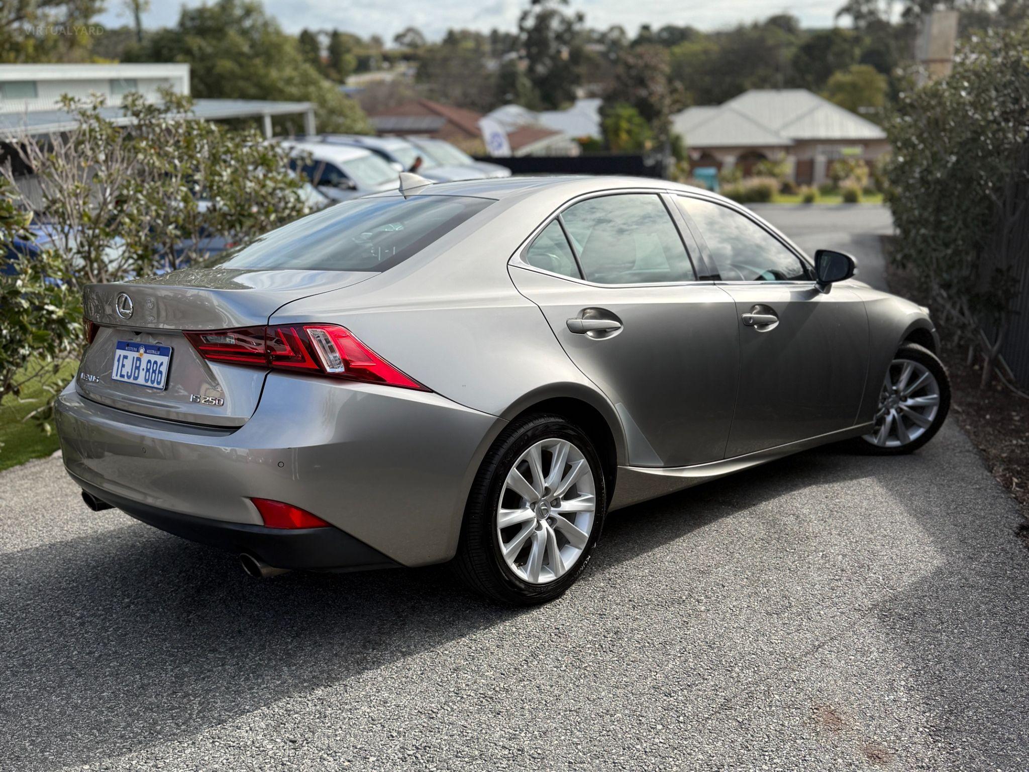 LEXUS IS250