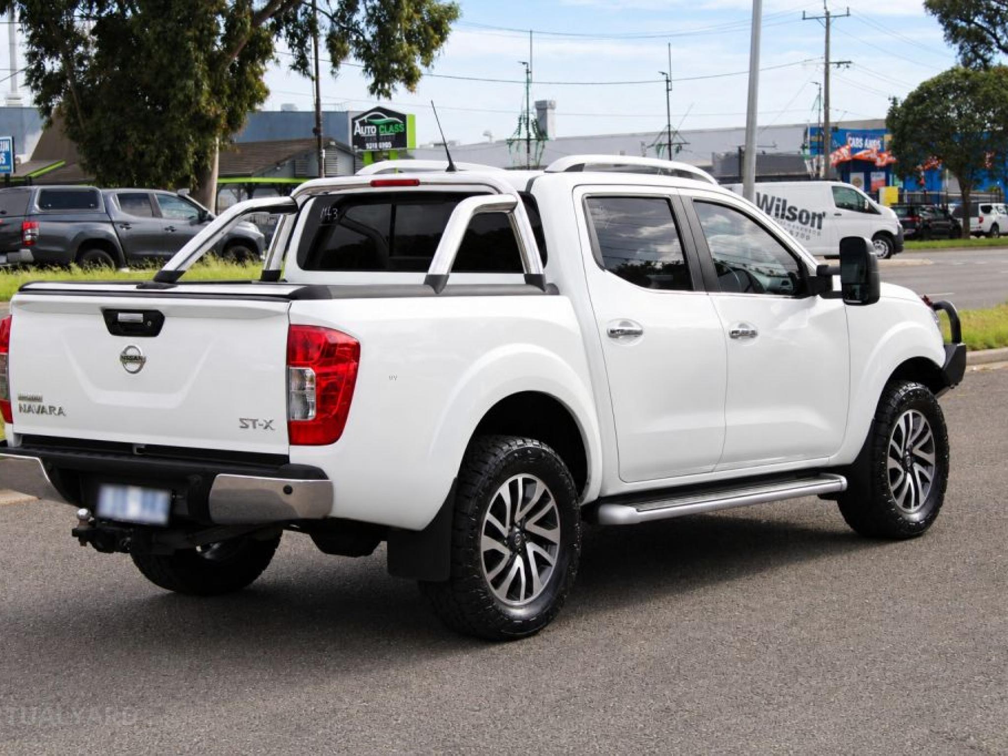 NISSAN NAVARA