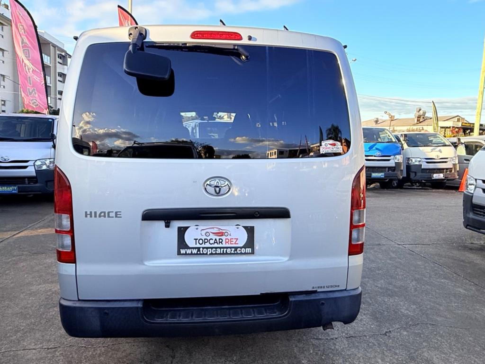 TOYOTA HIACE