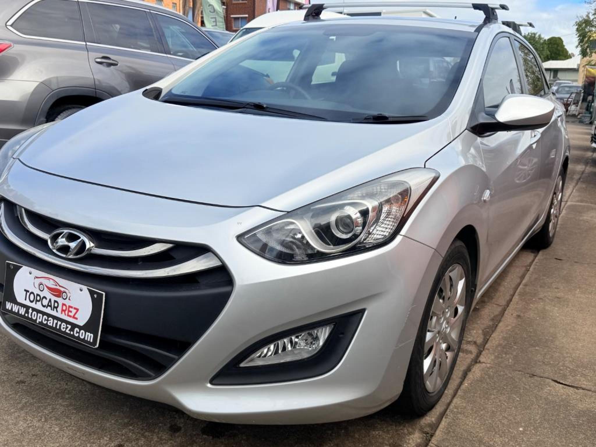 HYUNDAI i30