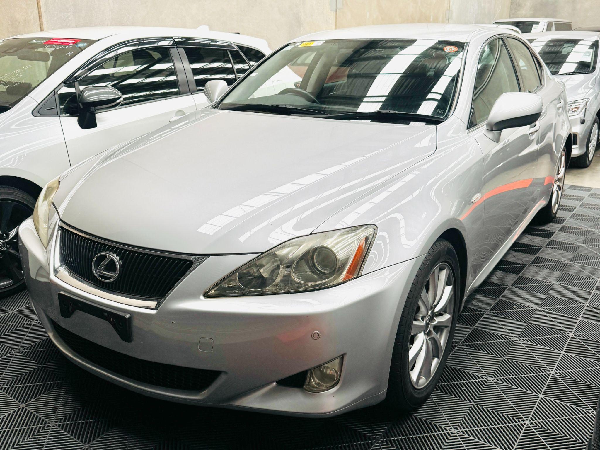 LEXUS IS