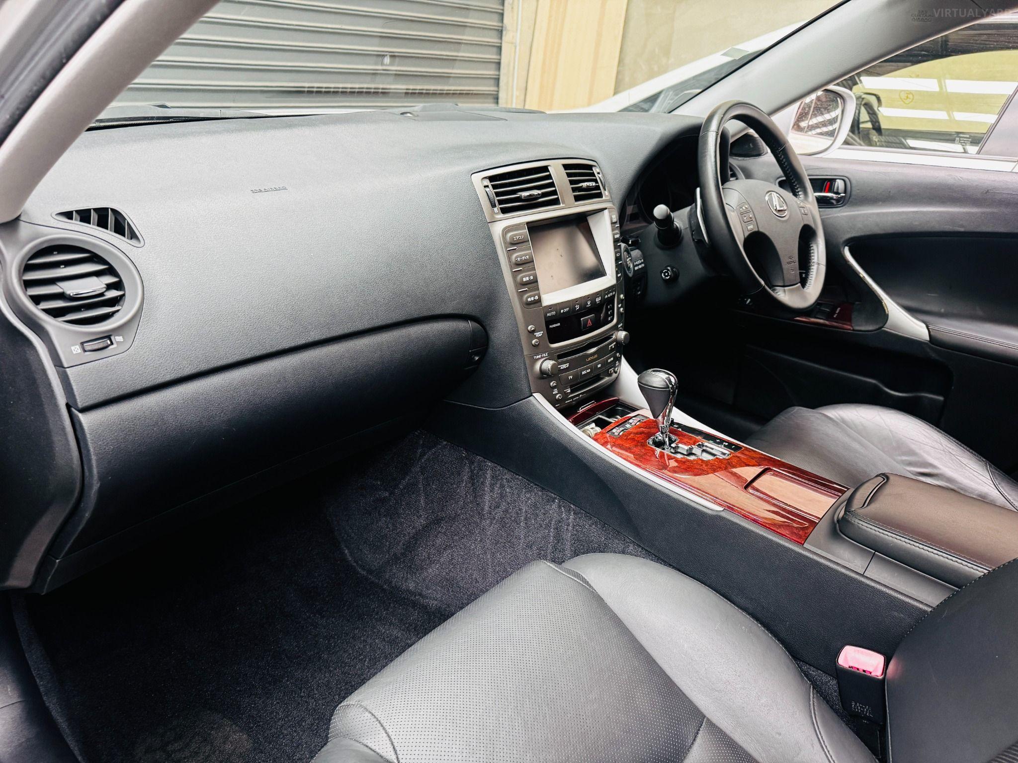LEXUS IS