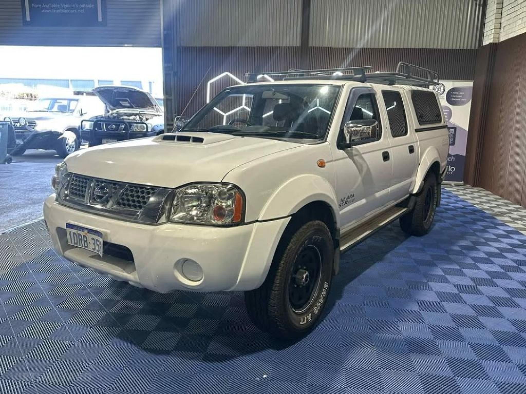 NISSAN NAVARA
