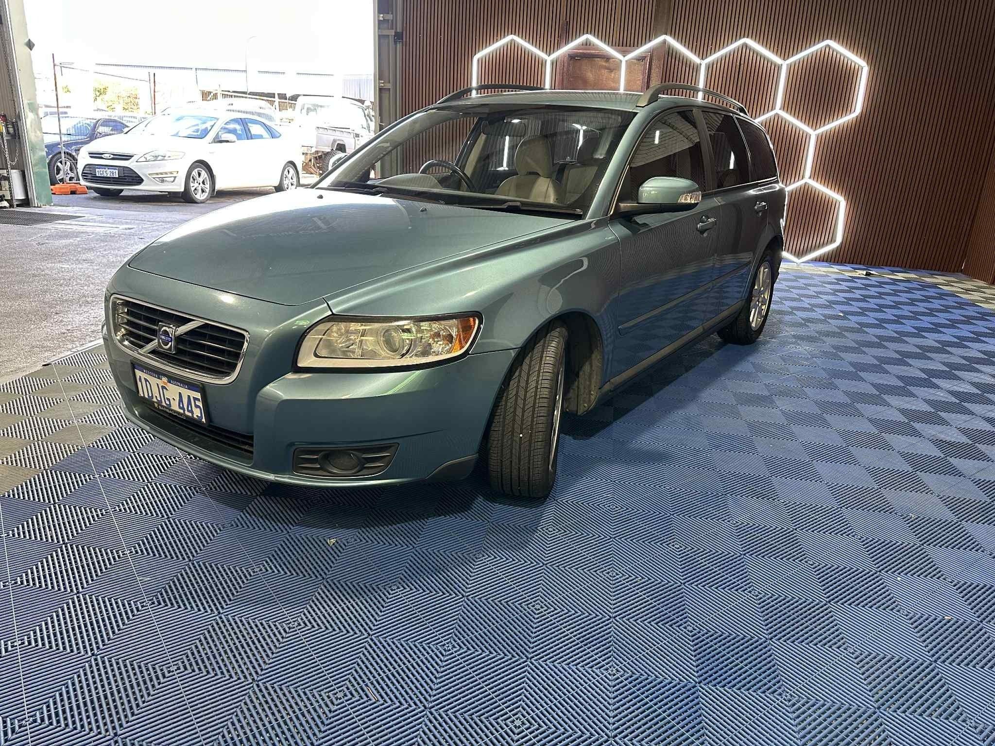 VOLVO V50