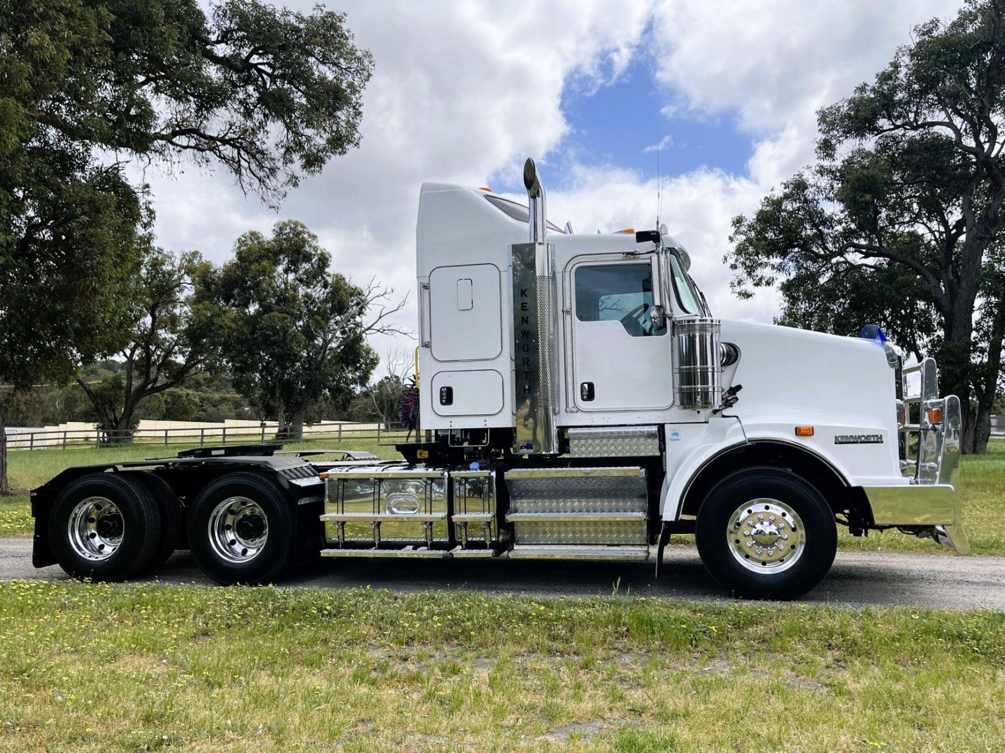 KENWORTH T659